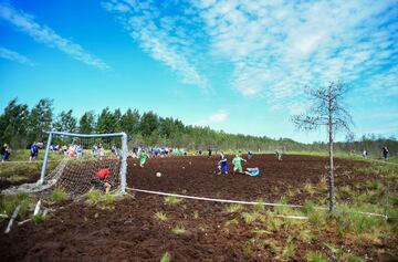 Fútbol en el pantano