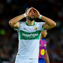 Rafa Mir: en el Sevilla se tiran de los pelos por su culpa