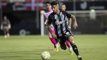 25/058/19  PARTIDO SEGUNDA DIVISION B GRUPO IV 
 CARTAGENA - BADAJOZ 
 MANU VIANA