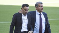 Xavi y Laporta, el día de la presentación del técnico en el Camp Nou.