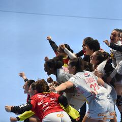 Las Guerreras acceden a la segunda ronda con suspense