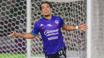 Benjamin Mora confirmó el traspaso de Sanvezzo a su equipo