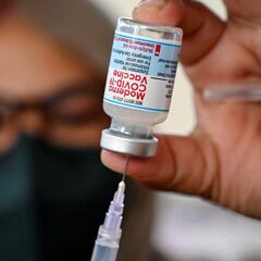 La ventaja de la vacuna de Moderna sobre la de Pfizer, según un estudio