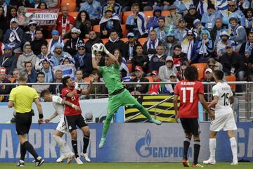 Está disputando su tercera Copa del Mundo con Uruguay, por lo que es uno de los líderes charrúas. Hasta el momento ha tenido poco trabajo, el cual ha sorteado de buena manera luego de dos partidos.