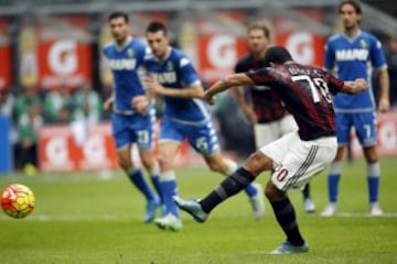 Carlos Bacca es uno de los goleadores de la temporada 2015-2016 de la Serie A.