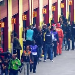 Lorenzo: 2 guardaespaldas en el box de Yamaha en Mugello