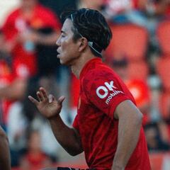 Takuma Asano, el delantero de cristal