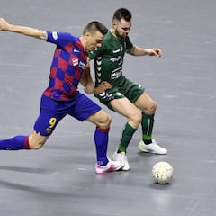 Sergio Lozano estará fuera dos meses por una rotura muscular