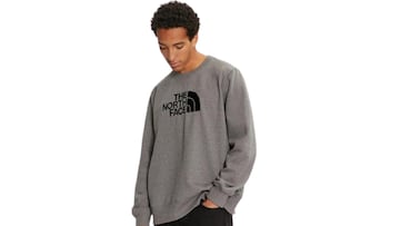 Sudadera The North Face sin capucha en color gris disponible en Amazon.