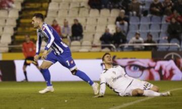 1-0. Lucas Pérez anotó el primer tanto.