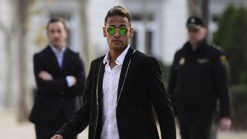Neymar al salir del juzgado. 