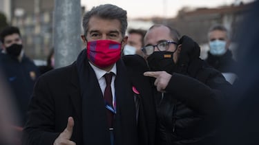 11/01/21 FC BARCELONA CANDIDATURA ELECCIONES
PRESENTACION DOCUMENTO DE FIRMAS DE SOCIOS APOYO A LA PRESIDENCIA
JORDI FARRE Y JOAN LAPORTA