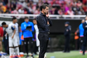  Fernando Gago head coach of Guadalajara during the 10th round match between Guadalajara and Monterrey as part of the Liga BBVA MX, Torneo Apertura 2024 at Akron Stadium on September 28, 2024 in Guadalajara, Jalisco, Mexico.