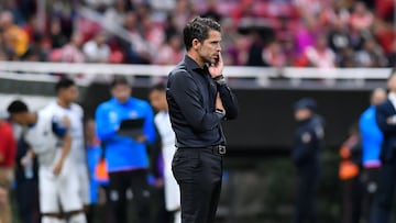 Fernando Gago head coach of Guadalajara during the 10th round match between Guadalajara and Monterrey as part of the Liga BBVA MX, Torneo Apertura 2024 at Akron Stadium on September 28, 2024 in Guadalajara, Jalisco, Mexico.