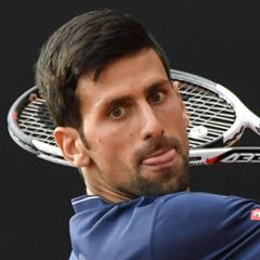 Djokovic avanza, Murray cae y Sharapova se retira por lesión