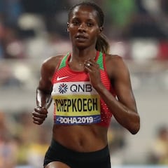 Los atletas de Kenia trabajan en las granjas mientras esperan para volver a entrenar