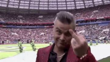 Robbie Williams mostró más que su voz en la inauguración de Rusia