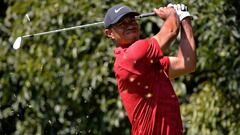 Tiger Woods golpea la bola en el WGC Mexico Championship en el Club de Golf Chapultepec.