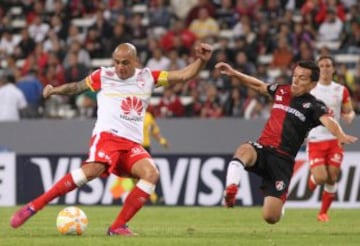 Un cauto Santa Fe espera a Atlas de México en el estadio Jalisco. Primer partido del Grupo 1 en Copa Libertadores. Segundo tiempo a favor del equipo colombiano.