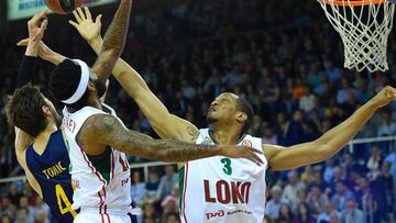 Randolph ante Tomic.