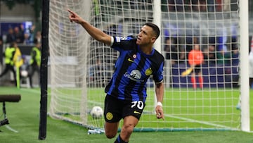 Soccer Football - Champions League - Group D - Inter Milan v FC Salzburg - San Siro, Milan, Italy - October 24, 2023 Inter Milan's Alexis Sanchez celebrates scoring their first goal REUTERS/Claudia Greco