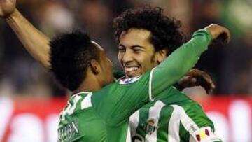 <b>TITULARES. </b>Nelson e Iriney, celebrando la victoria ante el Athletic.