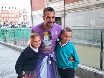 Negredo fue uno de los jugadores que más fotos se hizo.