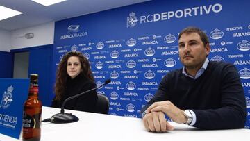 Tere Abelleira y Manu Sánchez, capitana y técnico del Deportivo Abanca.