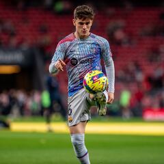 Why could Gavi leave Barcelona on a free transfer this summer?