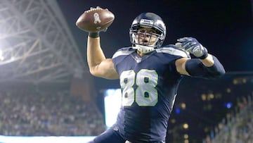 SEATTLE, WA - NOVEMBER 07: Tight end Jimmy Graham #88 of the Seattle Seahawks spikes the ball after scoring a touchdown against the Buffalo Bills at CenturyLink Field on November 7, 2016 in Seattle, Washington.   Otto Greule Jr/Getty Images/AFP
 == FOR NEWSPAPERS, INTERNET, TELCOS &amp; TELEVISION USE ONLY ==