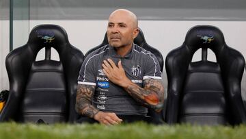 Soccer Football - Brasileiro Championship - Athletico Paranaense v Santos - Arena da Baixada, Curitiba, Brazil - December 4, 2019   Santos coach Jorge Sampaoli   REUTERS/Rodolfo Buhrer