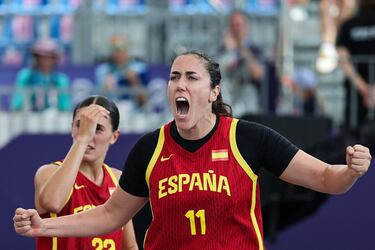 Las jugadoras españolas de baloncesto 3x3 consiguen ganar el mismo día a Australia y Canadá. Las medallas, más cerca.