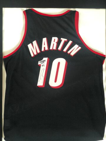 Camiseta con la que participó en el concurso de mates NBA en 2009 honrando a Fernando Martín.