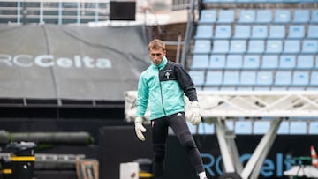 El portero Rubén Blanco, durante un entrenamiento del Celta en Balaídos.