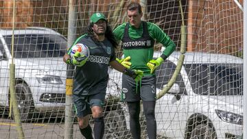 René Higuita y Franco Armani entrenando con Atlético Nacional. El ex mítico portero le dedicó unas lindas palabras a Armani que se va a River