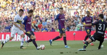 Valverde: "Messi starting out on the wing is an option for us"