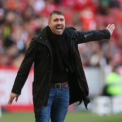 Terremoto en el Alavés: Luis García es cesado, Coudet llega