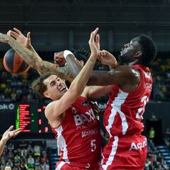 Smith y Sule se alían para mantener la inquietud del Manresa