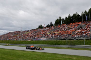Max Verstappen comienza la escapada.