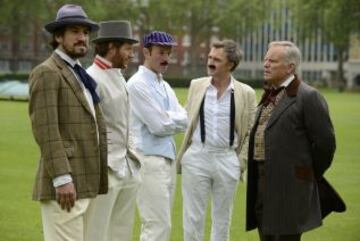 Partido de Críquet Victoriano para conmemorar el 150 aniversario del Almanaque Wisden Cricketers' en la Plaza Vicente en Londres