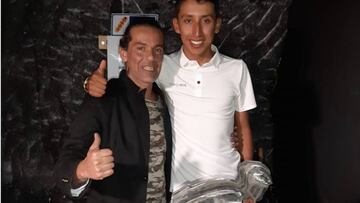 Egan Bernal y Fitzgerald en homenaje con escultura