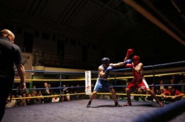 Cada día hay más adeptos al boxeo de cuello blanco, son combates entre ejecutivos que buscan desahogarse tras la jornada laboral. 