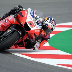 Zarco lidera en el regreso del público con Márquez 15º