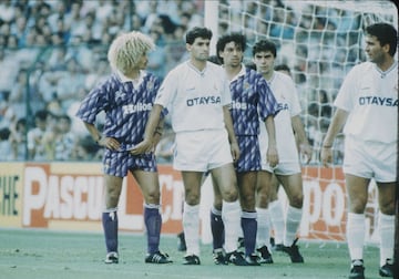 'Tocamiento' de Míchel a Valderrama en la temporada 1991/92 en un Real Madrid-Valladolid. Míchel, para provocar al colombiano, empezó a tocarle repetidamente los genitales ante la sorpresa de ‘El Pibe’.