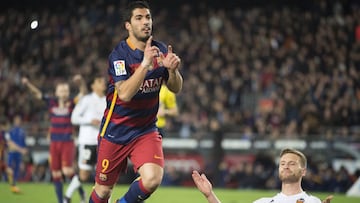 Luis Su&aacute;rez le hizo cuatro de los siete goles al Valencia.