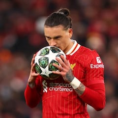 Del rojo inglés al rojiblanco español: apuestas al fichaje de Darwin Núñez