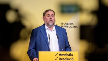 El presidente de ERC, Oriol Junqueras, comparece en una rueda de prensa, a 2 de noviembre de 2023, en Barcelona, Catalunya (España). Junqueras ha presentado el acuerdo entre PSOE y ERC para la investidura de Pedro Sánchez que contempla la ley de amnistía, la continuidad de la mesa de negociación, el traspaso integral de Rodalies y una condonación de parte del Fondo de Liquidez Autonómica (FLA), que corresponde a 15.000 millones de euros.
02 NOVIEMBRE 2023;PACTO;AMNISTÍA;ERC;
Lorena Sopêna / Europa Press
02/11/2023