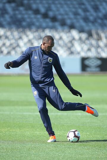 El primer entrenamiento de Bolt con los Central Coast Mariners