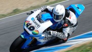 Maverick ha completado en Jerez 102 vueltas en su estreno con la Kalex de Moto2.