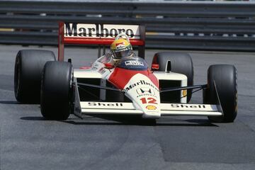 1988 fue el año en el que Ayrton Senna consiguió su primer Mundial, protagonizando junto a su compañero de equipo el francés Alain Prost uno de los duelos míticos de la historia de la Fórmula 1, terminando primero y segundo en el campeonato. El McLaren MP4/4 con motor Honda V6 Turbo (en el último año de los coches turboalimentados) es considerado uno de los mejores monoplazas de la historia de Fórmula 1, venciendo en 15 de las 16 carreras disputadas ese año.
